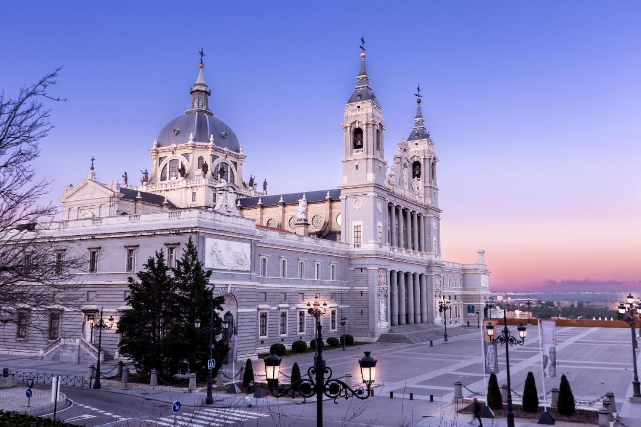 Sol Montera & Parking Tph Bed and Breakfast Madrid Buitenkant foto